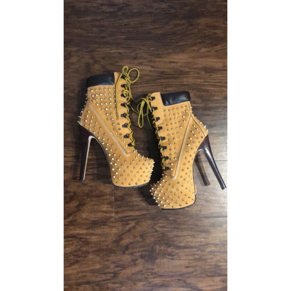 Ankle boots Gold spikes